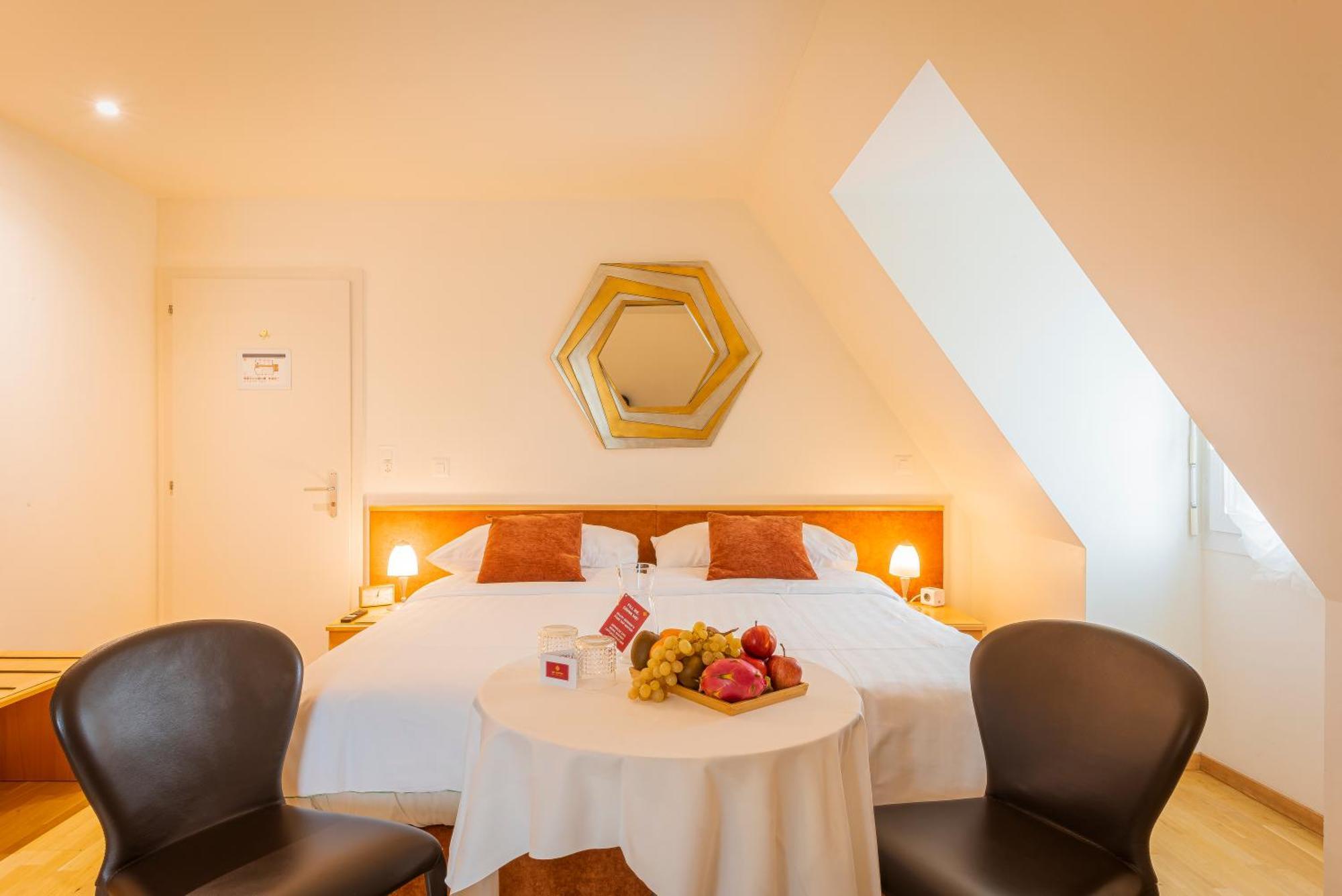 Hotel Du Cheval Blanc - City Center Bulle ภายนอก รูปภาพ