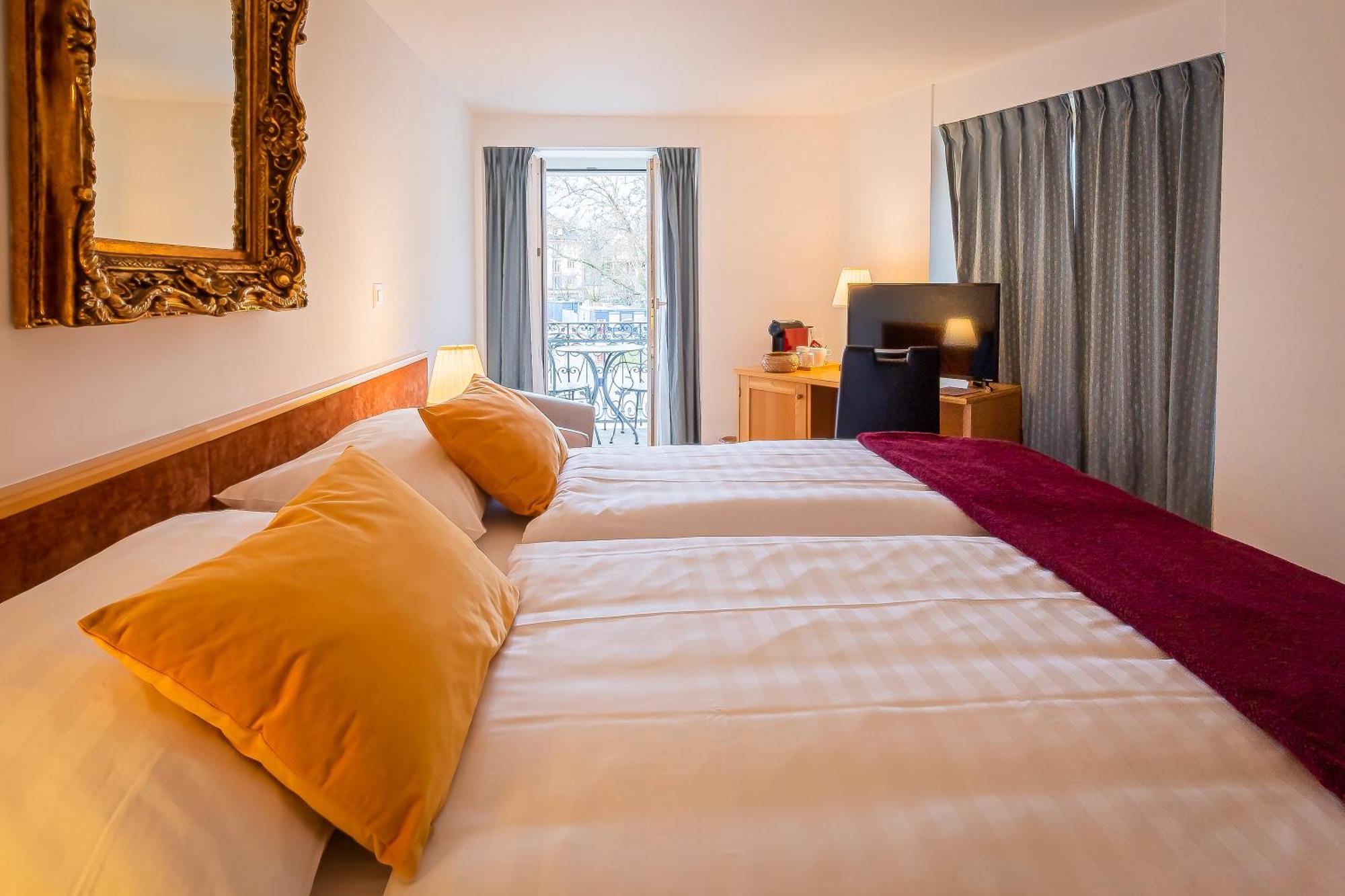 Hotel Du Cheval Blanc - City Center Bulle ภายนอก รูปภาพ